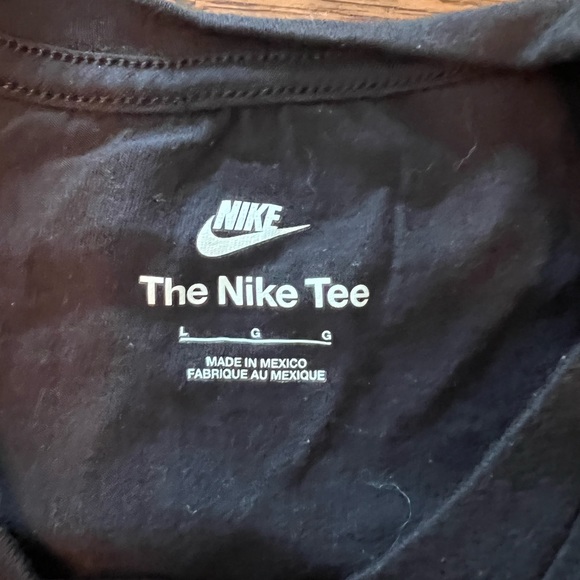 Large Nike animal print. Size large. Worn once. - Picture 2 of 3